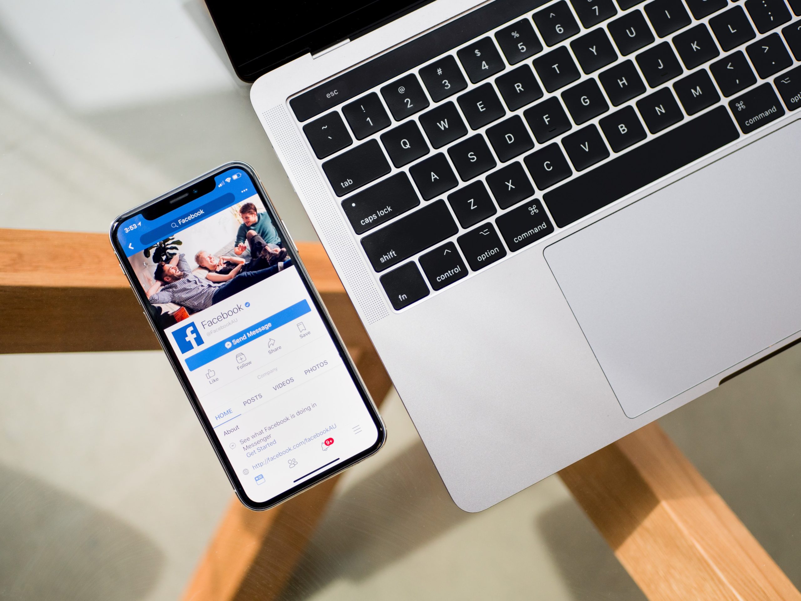 obraz przedstawiający ilustrację - facebook ads